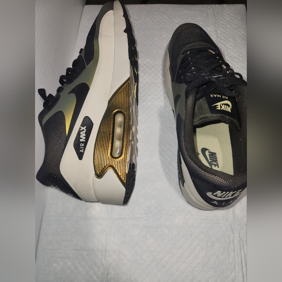 Nike Air Max 90 - Picture 3 of 5